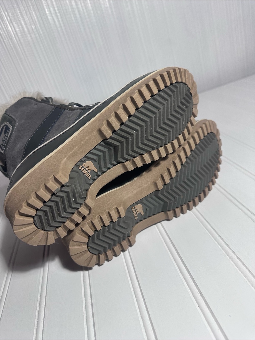Sorel Tivoli II gray suede waterproof winter boots women’s 7 - Picture 9 of 10